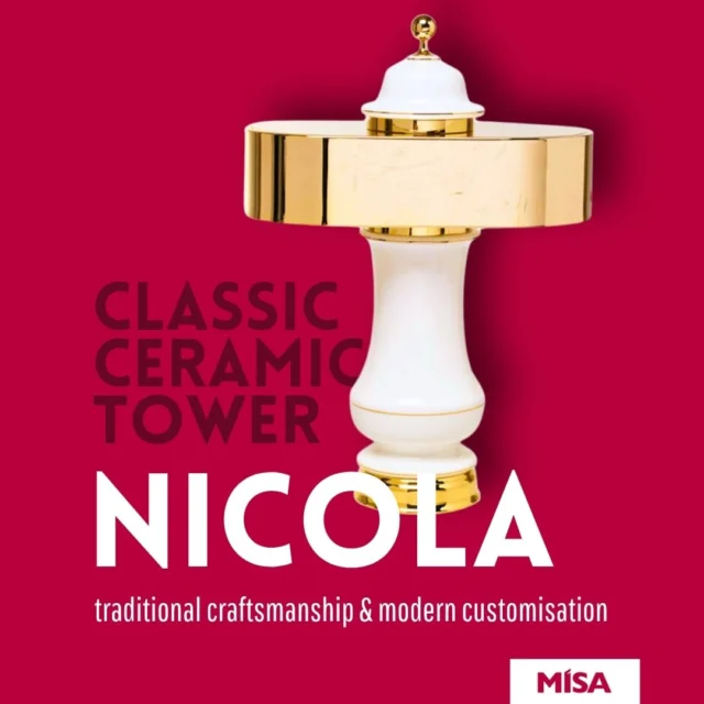 (DE/EN) Das ist NICOLA - unsere klassischen Keramikschanksäulen mit Branding-Möglichkeit verleihen Ihrer Schankanlage einen zeitlosen Charme und bieten Ihnen vielfältige Gestaltungsmöglichkeiten – wählen Sie aus verschiedenen Metalloptionen bei den Reifen oder Balken und entscheiden Sie sich für eine farbige Keramik, um Ihre einzigartige Biermarke gekonnt in Szene zu setzen. Natürlich sind die Keramiken auch neutral lieferbar.

This is NICOLA - our classic ceramic branding towers add timeless charm to your dispensing system and offer a wide range of design options – choose from different metal options for the hoops or bars and opt for coloured ceramics to showcase your unique beer brand. Of course, the ceramics are also available in neutral.