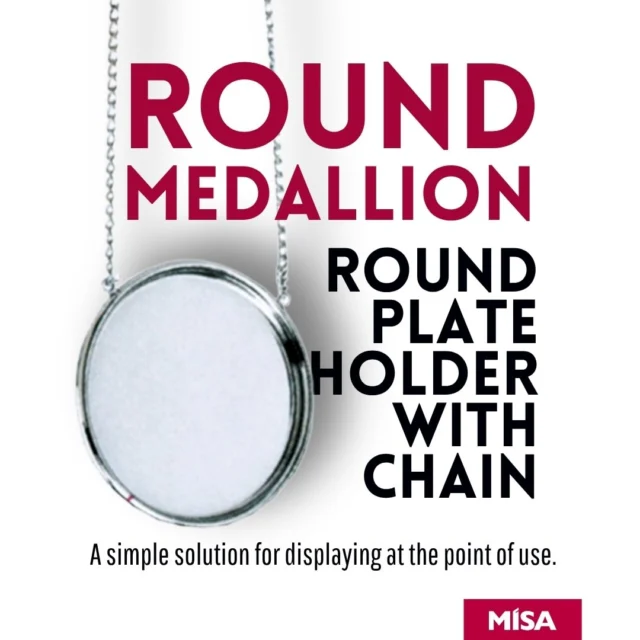 (DE/EN) Unser runder Medallionträger mit Kette bietet eine simple Lösung für die einseitige Präsentation am Zapfpunkt. Geeignet für Keramikplatten oder bombierte Medallions mit einem Durchmesser von 80 mm. Dank der flexiblen 500 mm langen Kette (oder Länge nach Wunsch) ermöglicht dieser Träger eine nachträgliche Aufhängung, wodurch Ihre Präsentationen dauerhaft und ansprechend gestaltet werden können. Dieses Produkt bietet eine zuverlässige Plattform zur Inszenierung Ihrer Logos oder Sorten. Rüsten Sie sich mit diesem hochwertigen Medallionträger aus, um Ihre Präsentationen stilvoll, einfach und sicher zu präsentieren.

Our round medallion holder with chain provides a simple solution for displaying at the point of use. Suitable for ceramic plates or curved medallions with a diameter of 80mm. Thanks to the flexible 500mm long chain, this holder can be hung at a later date, making your presentation durable and attractive. This product provides a reliable platform for showcasing your logo or brand. Equip yourself with this high quality medallion holder to showcase your presentations in a stylish, simple and secure way.